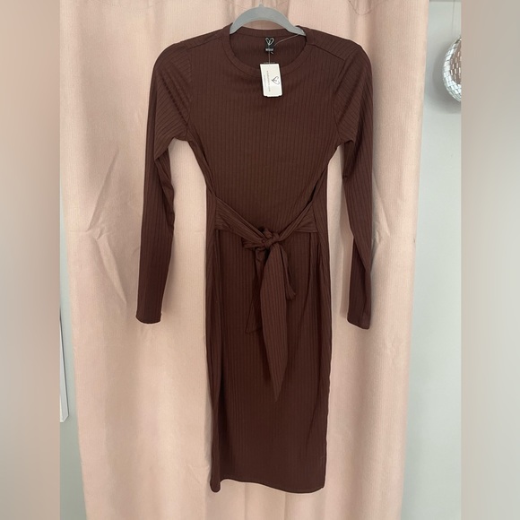 Chocolate brown Windsor, NWT size medium - Picture 1 of 4